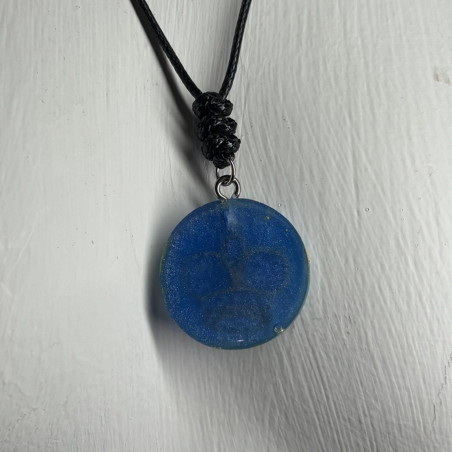 Royal King - Handmade Resin Chess Necklace - Flat Edition