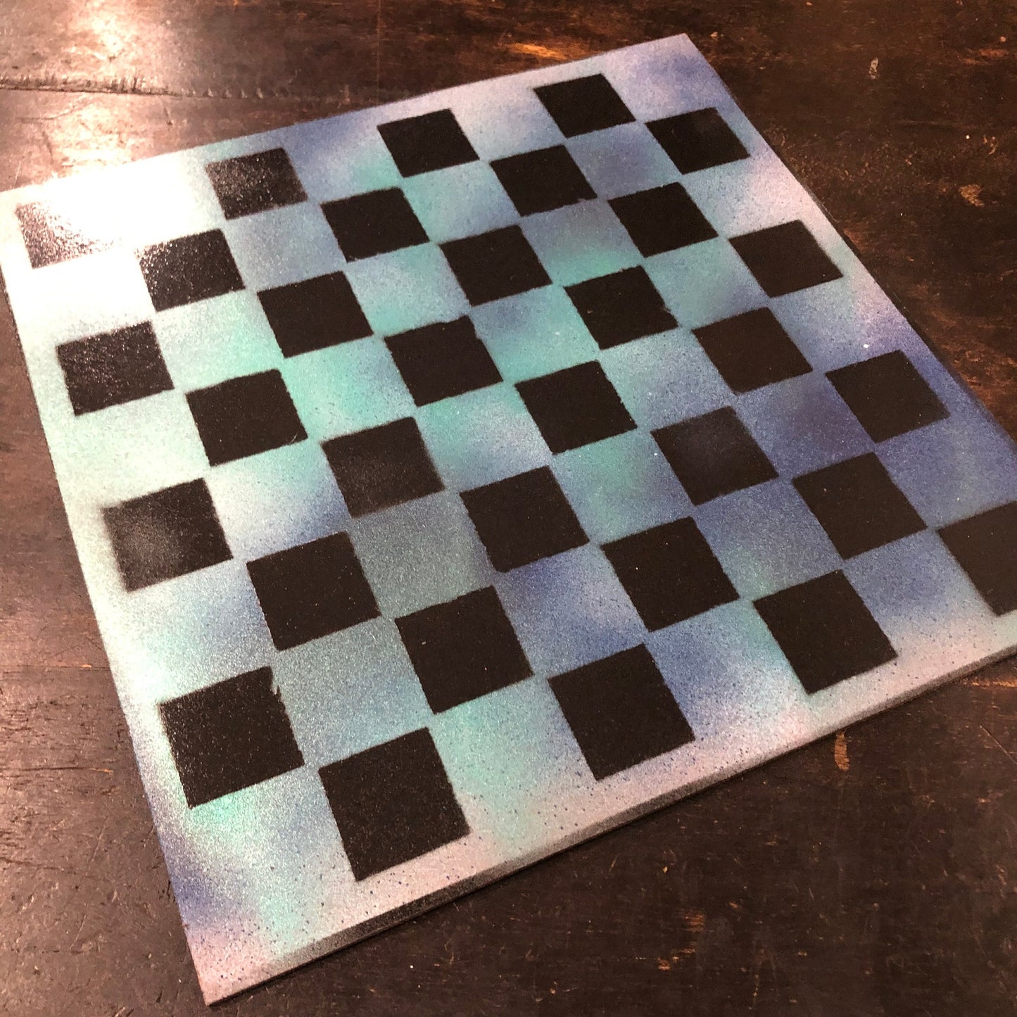 Green Glow Mist - Painted Chess Set