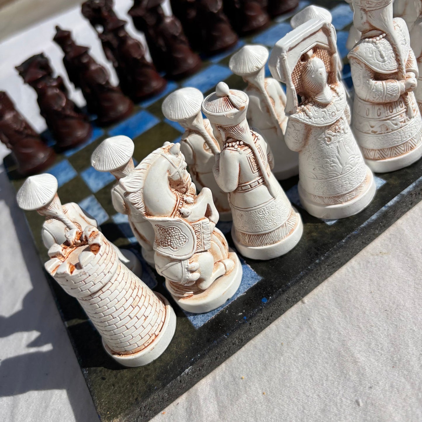 Black & Blue Stain - Chinese Edition Chess Set