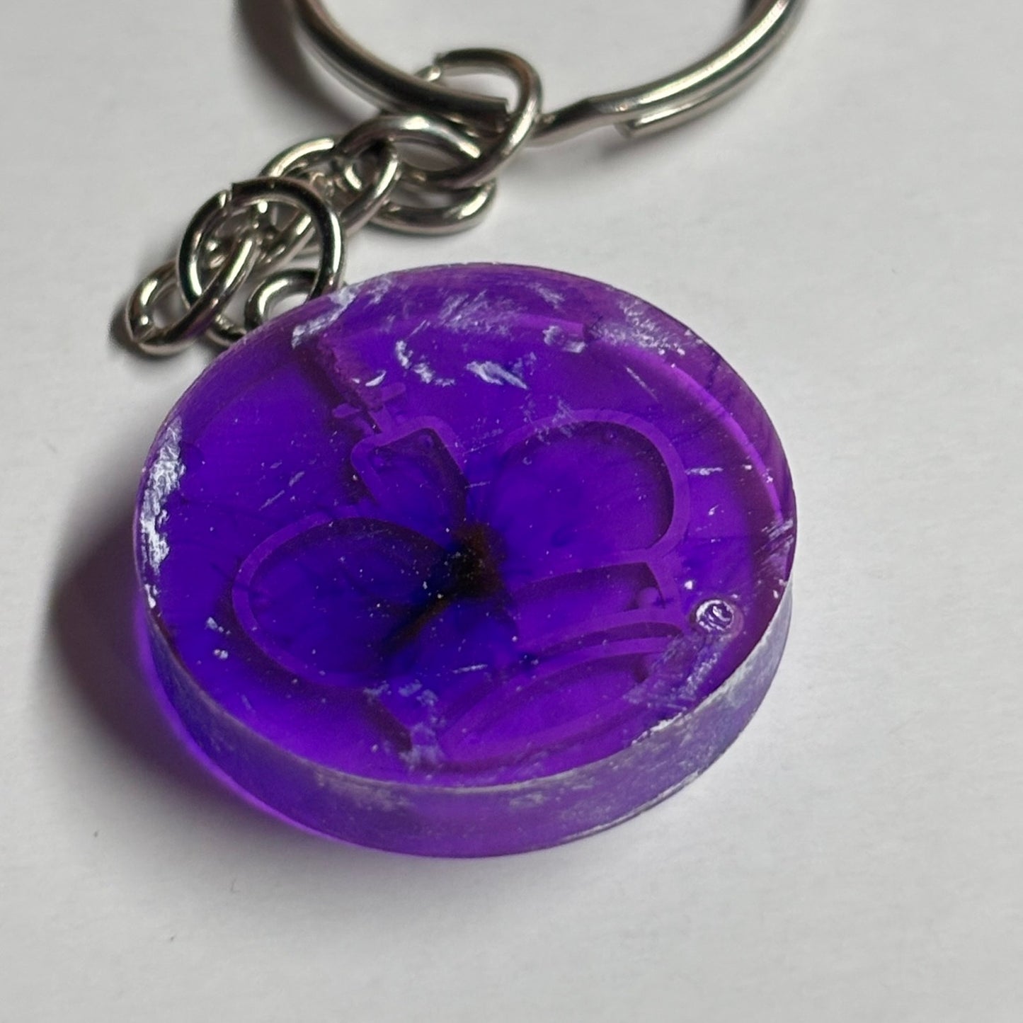 Purple King - Handmade Resin Keychain - Flat Edition
