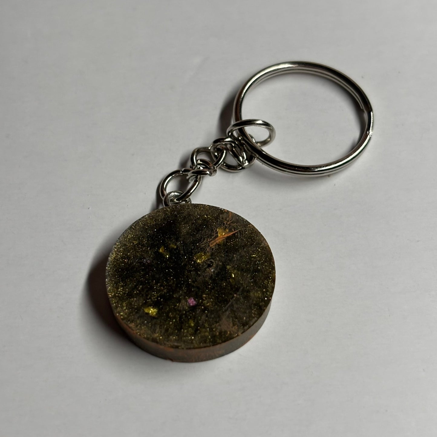 Dirty Green Orange Lining - Handmade Resin Keychain - Flat Edition
