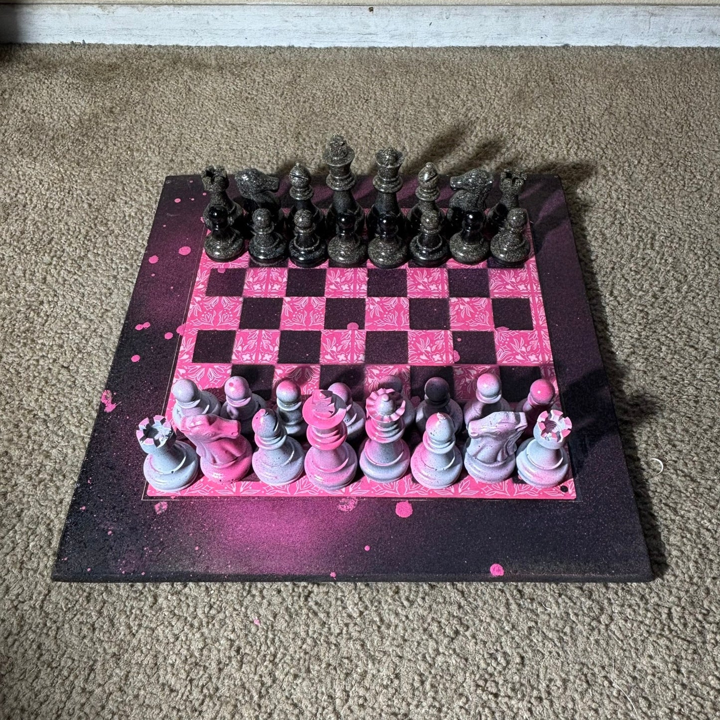 Supreme Pink - Large Deluxe Chess Set