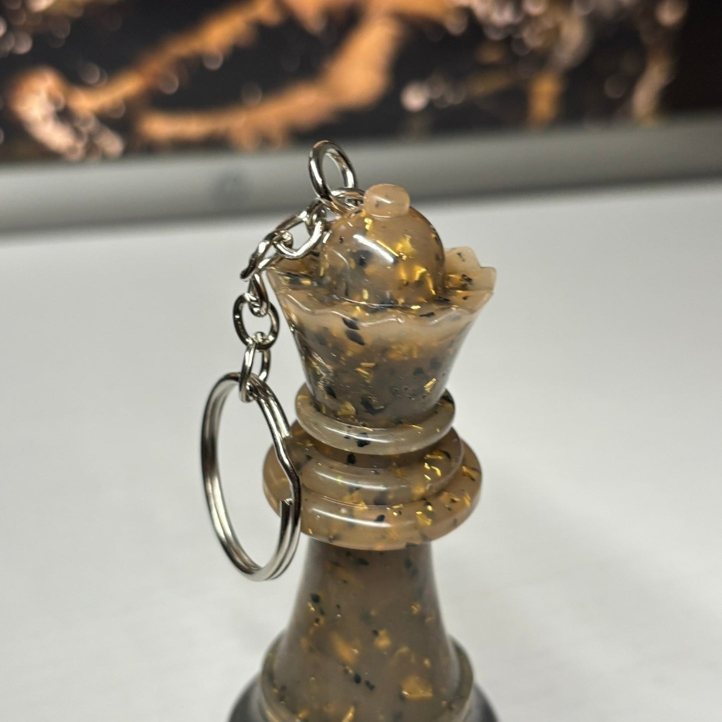 Queen Vintage Brown - Handmade Resin Keychain - Large Edition