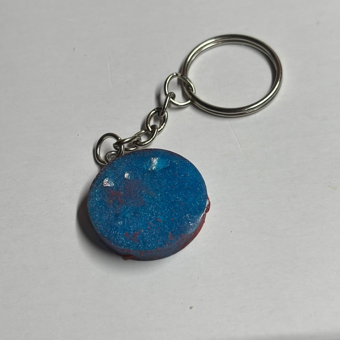 Deep Blue King, Red Lining - Handmade Resin Keychain - Flat Edition