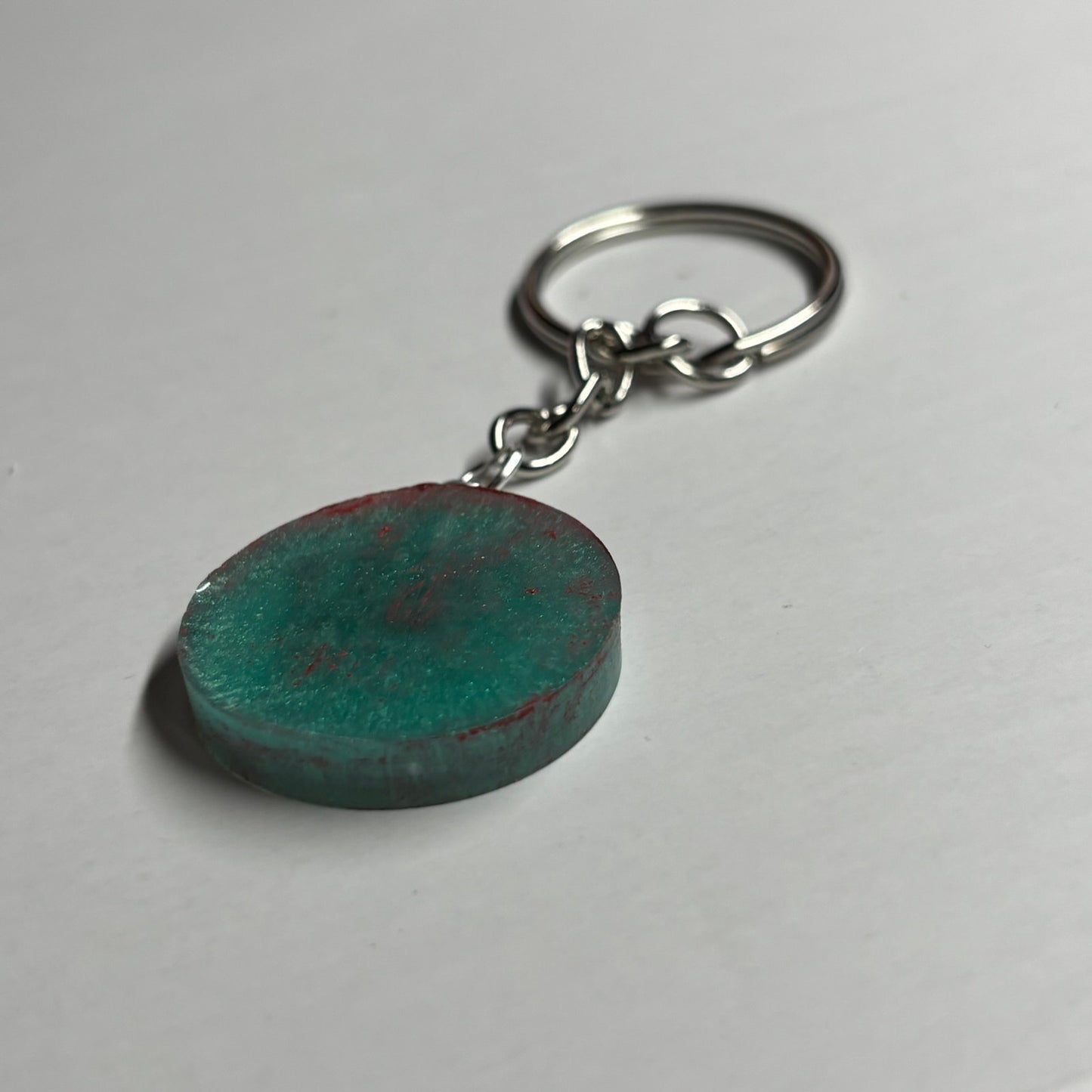 Green red Queen - Handmade Resin Keychain