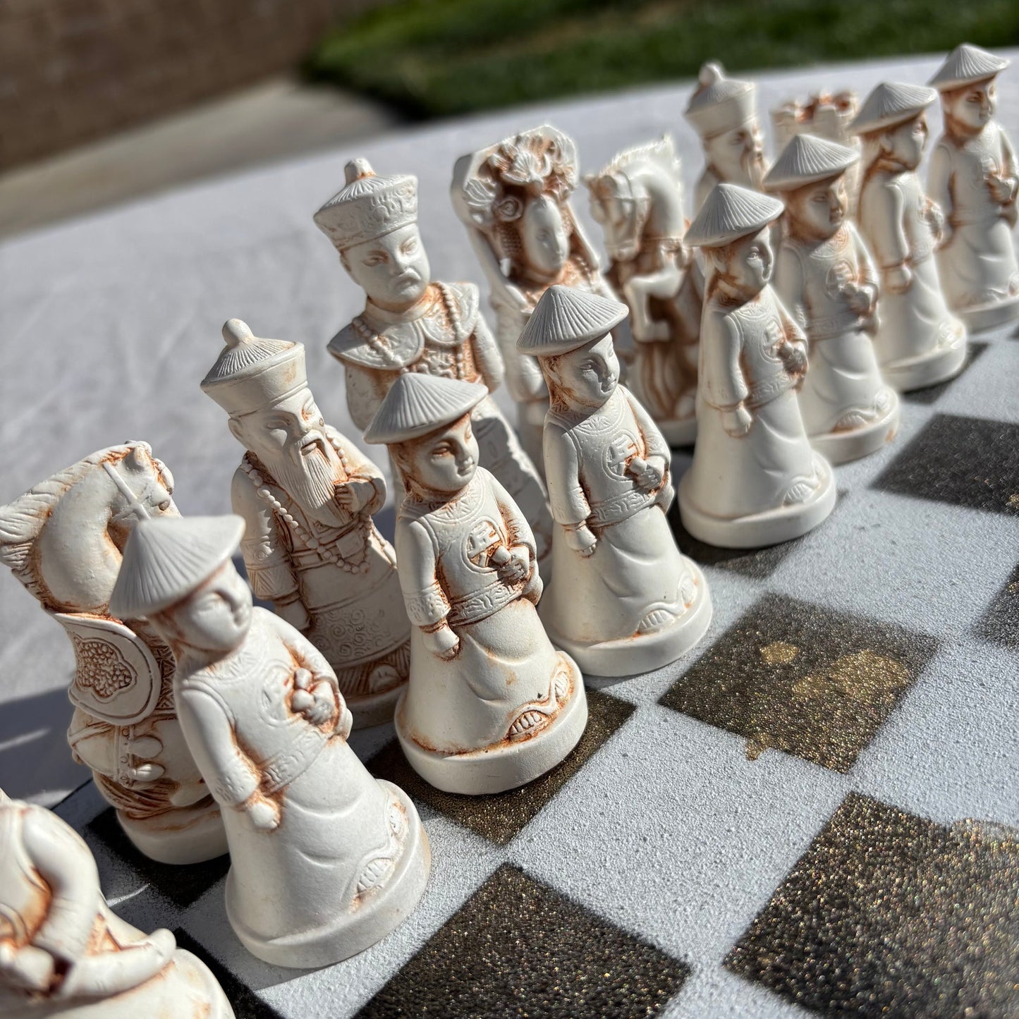 White & Black Gold Hue - Chinese Edition Chess Set