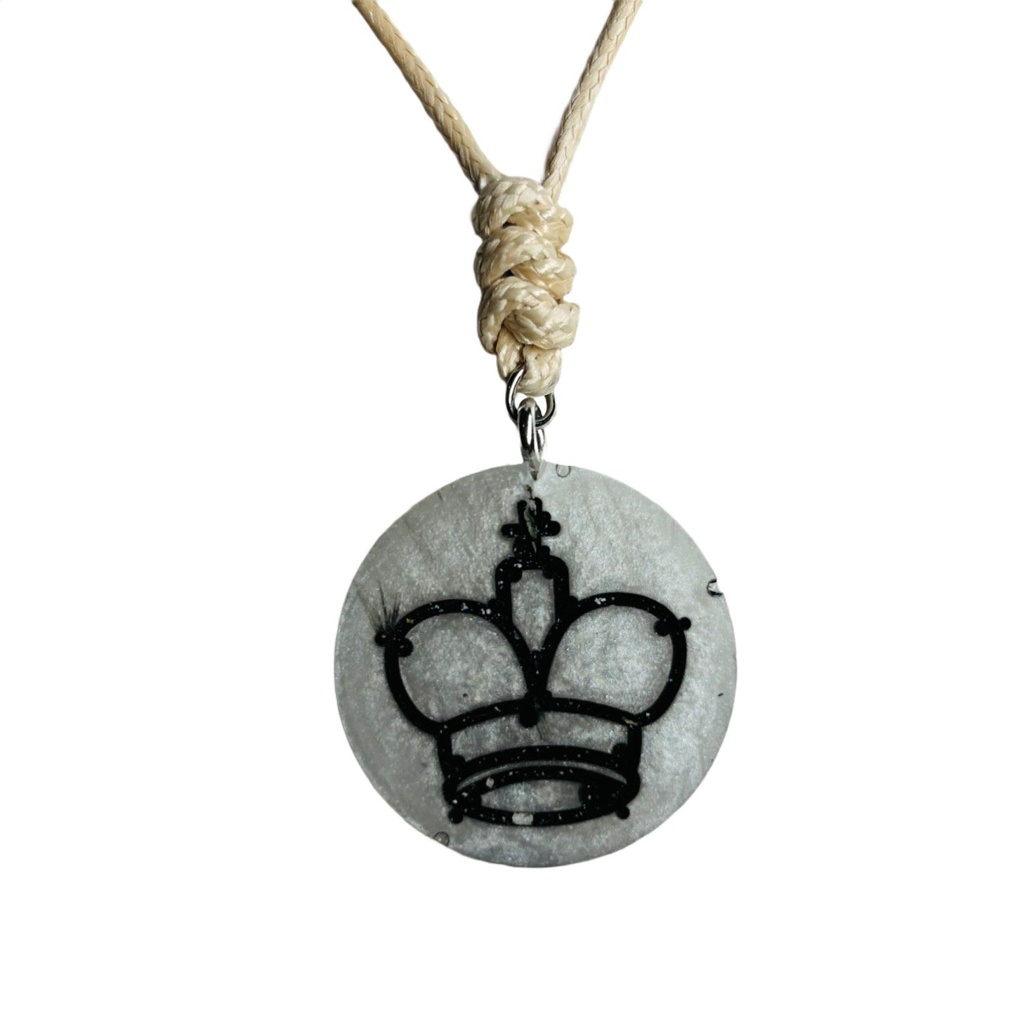 🎁 Classic Gray King - Handmade Resin Chess Necklace (100% off)