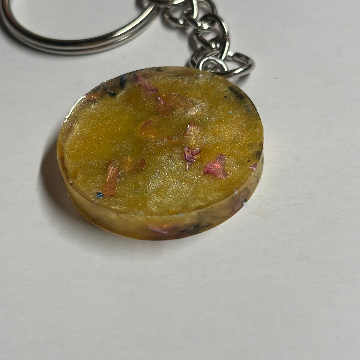 Yellow Emerald Rook - Handmade Resin Keychain - Flat Edition