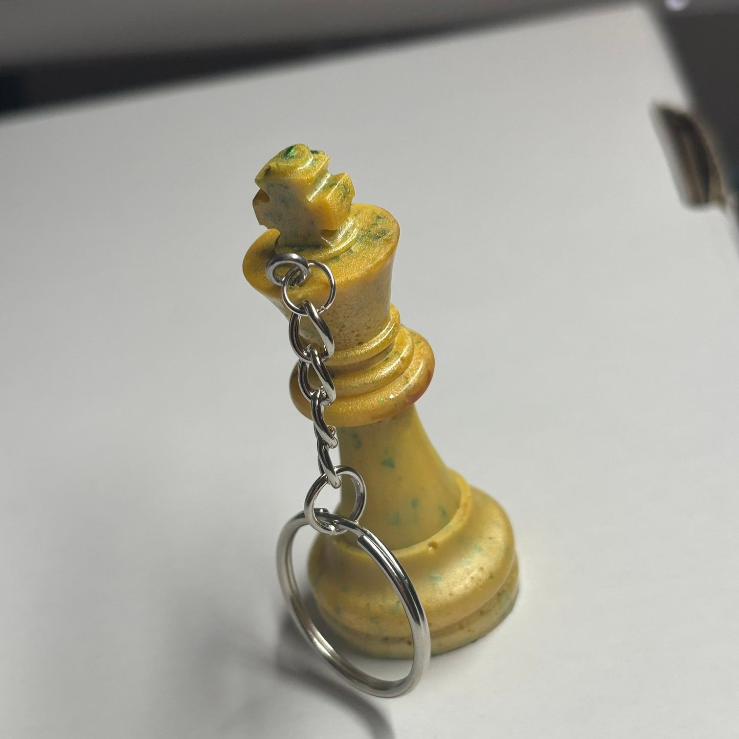 Royal Yellow/Green King - Handmade Resin Keychain