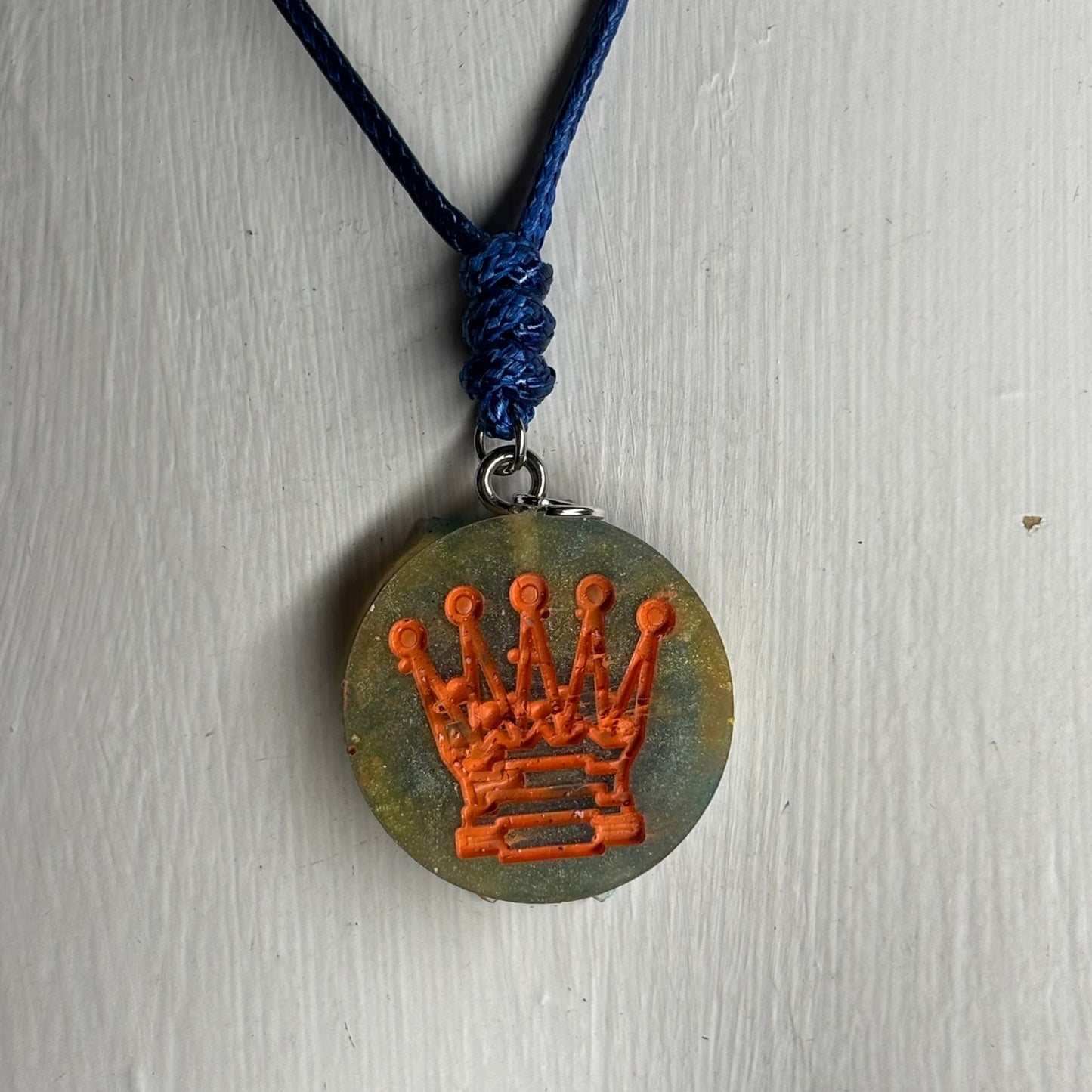 Nature Green Queen - Handmade Resin Chess Necklace