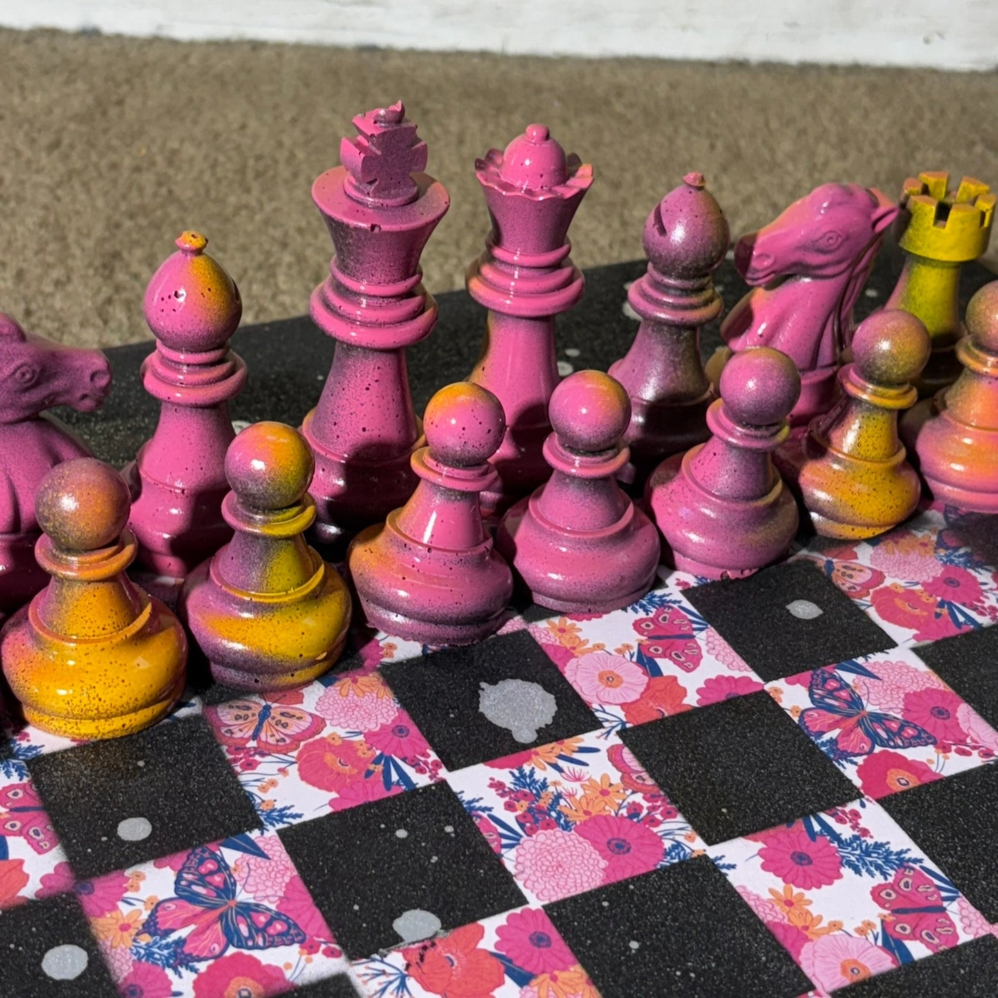 Sunset Flowered Pink - Large Deluxe Chess Set