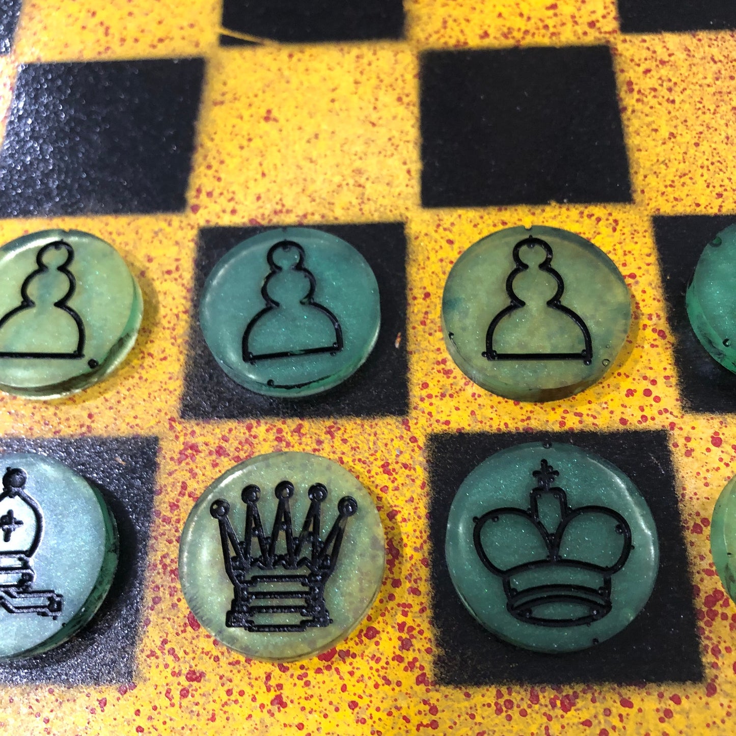 Speckled Green/Yellow - Painted Chess Set