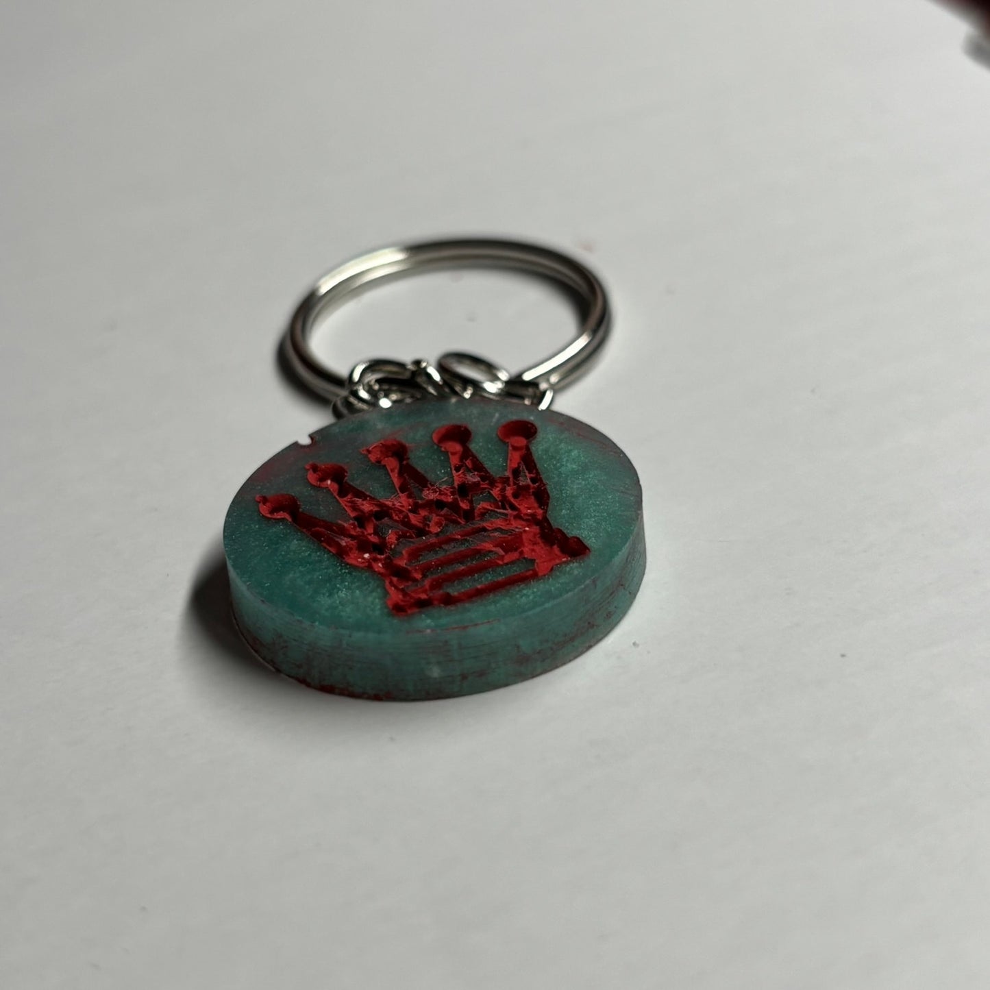 Green red Queen - Handmade Resin Keychain