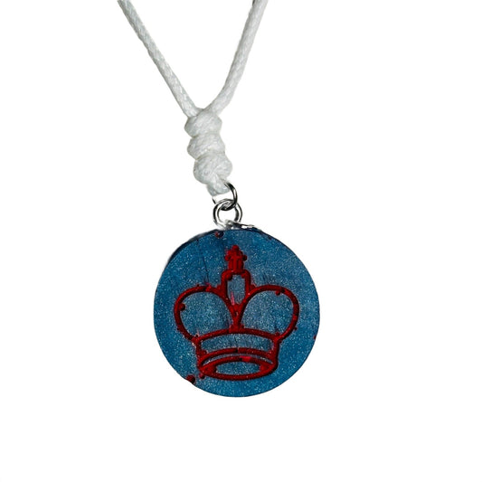 🎁 Blue King - Handmade Resin Chess Necklace (100% off)