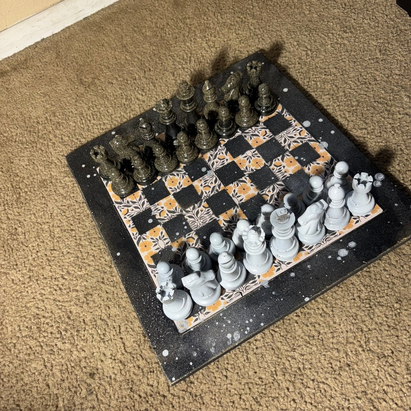 Supreme Vintage - Large Deluxe Chess Set