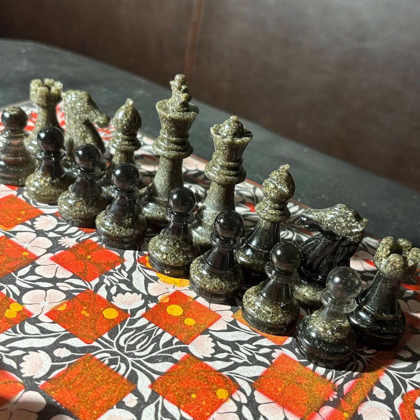 Supreme Royal Red - Scrapbook Chess Set
