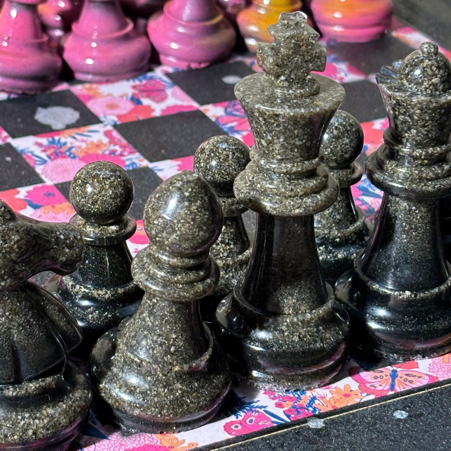 Sunset Flowered Pink - Large Deluxe Chess Set