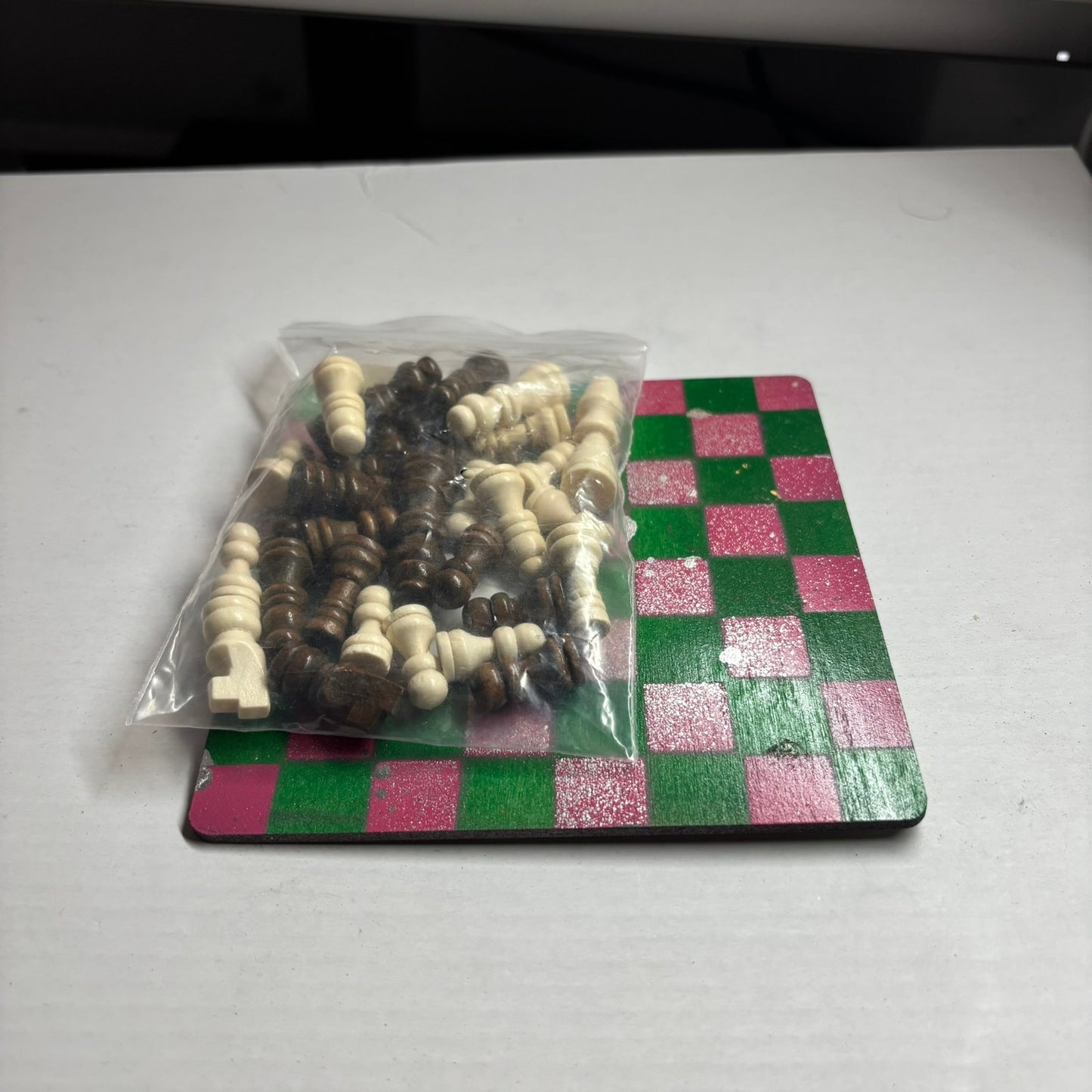 Forest Green Pink - Mini Chess Set
