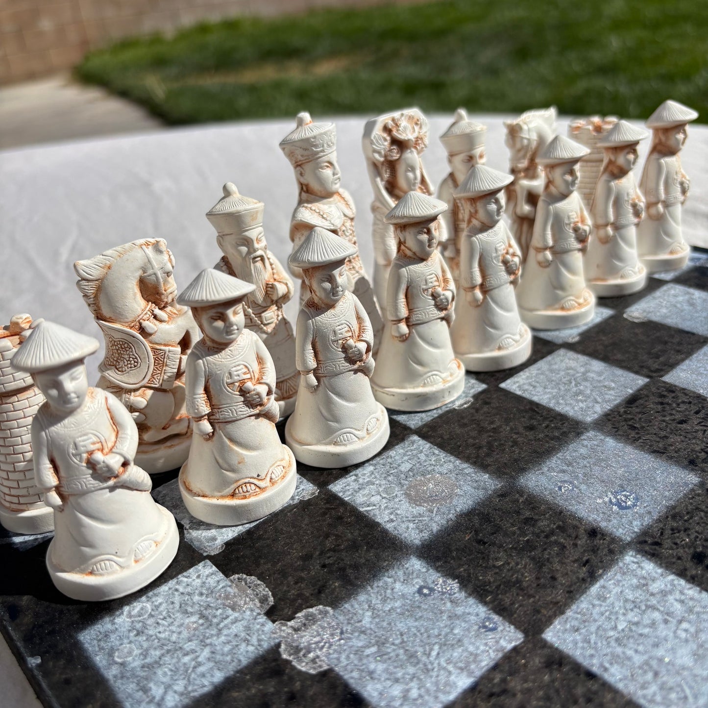 Black & White - Chinese Edition Chess Set
