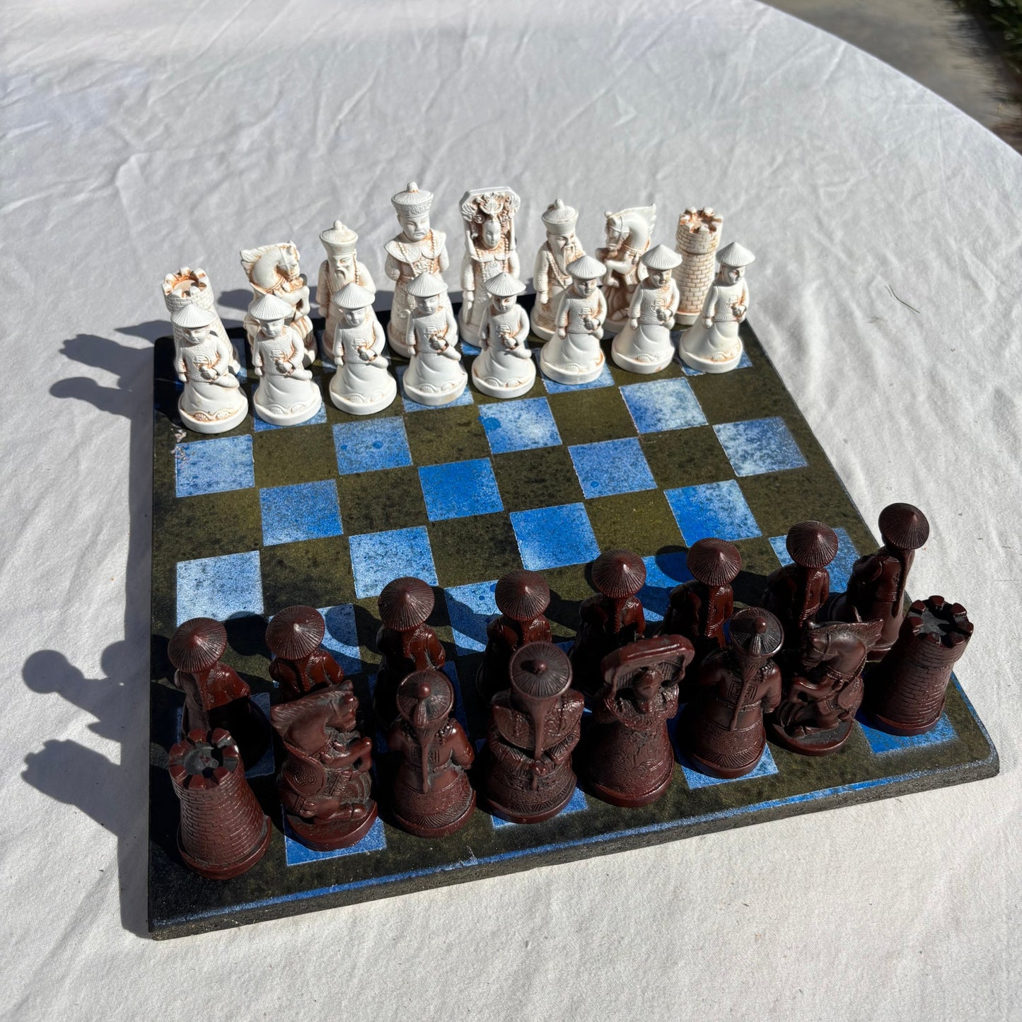 Black & Blue Stain - Chinese Edition Chess Set