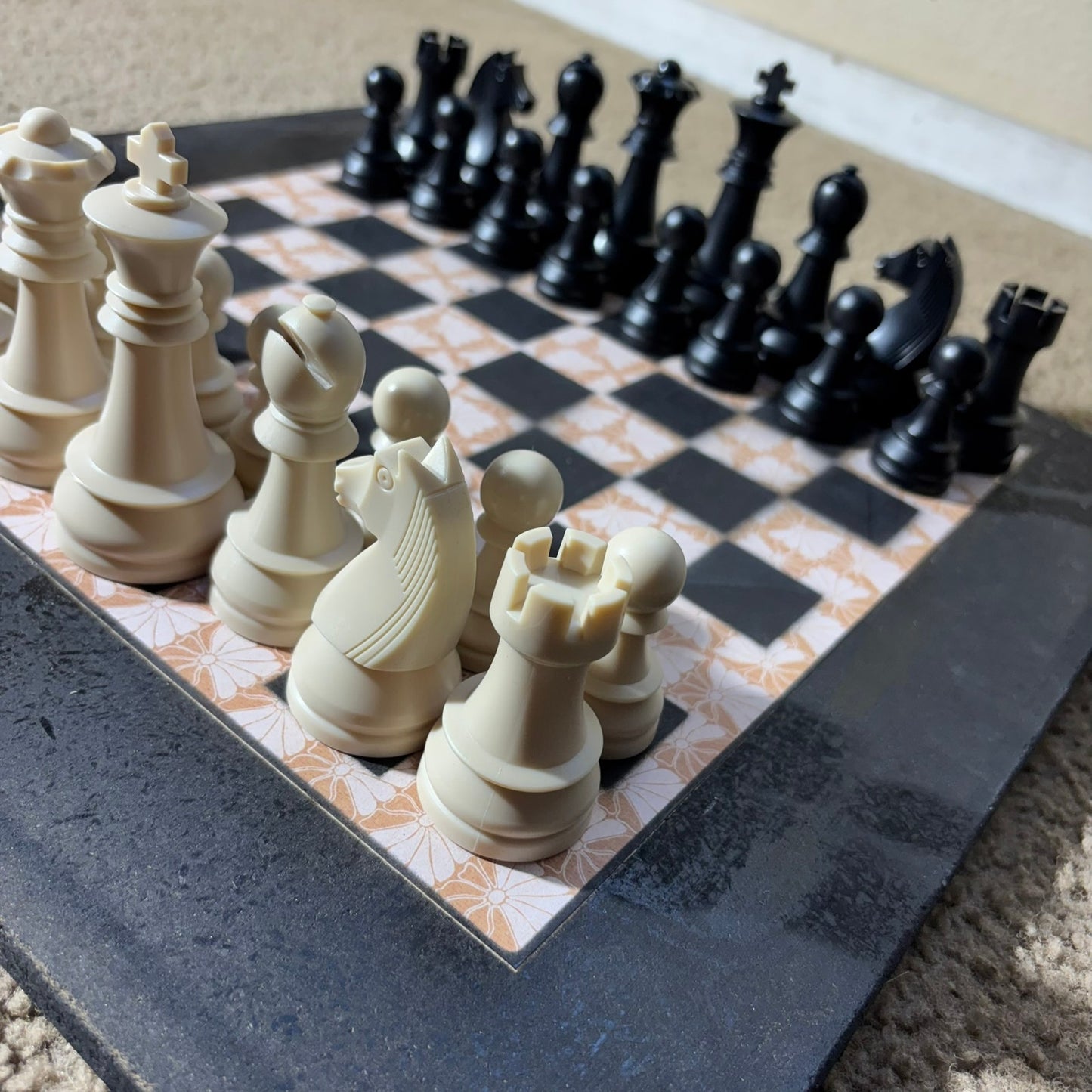 Golden Pattern - Large Deluxe Chess Set
