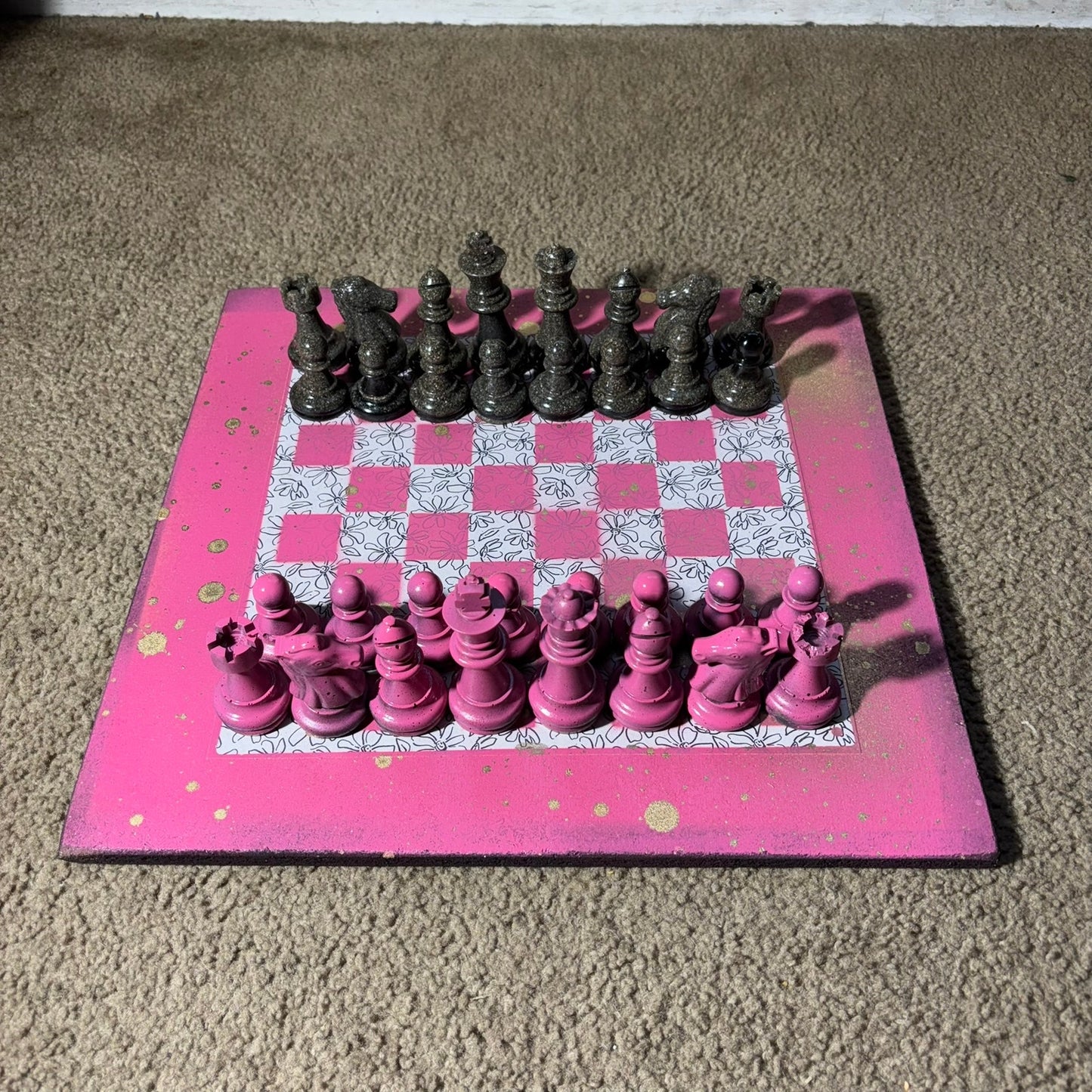 Supreme Pink Flowers - Large Deluxe Chess Set