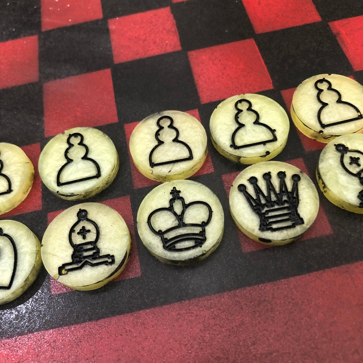 Imperial Red - Painted Chess Set