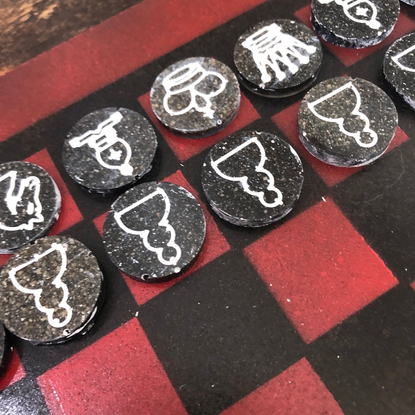Imperial Red - Painted Chess Set
