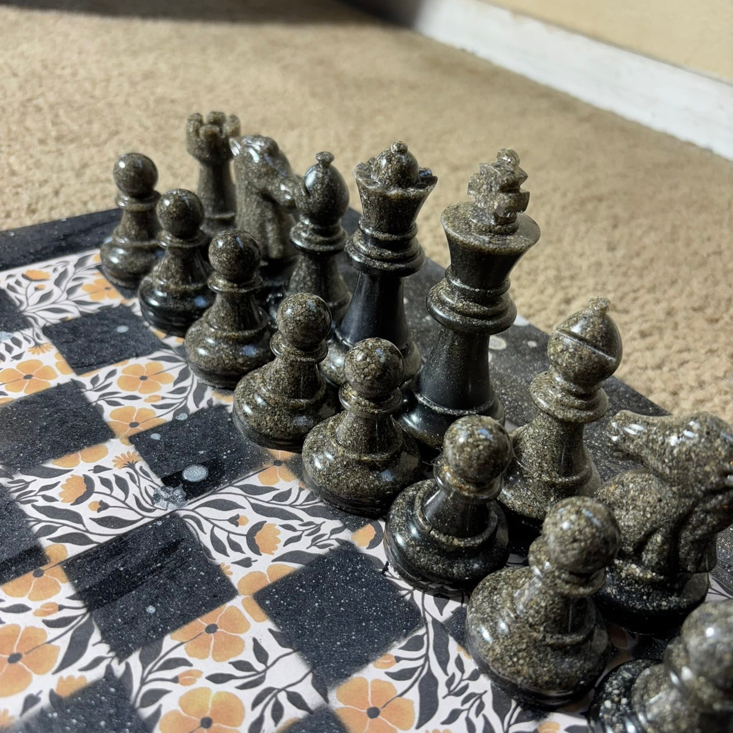 Supreme Vintage - Large Deluxe Chess Set