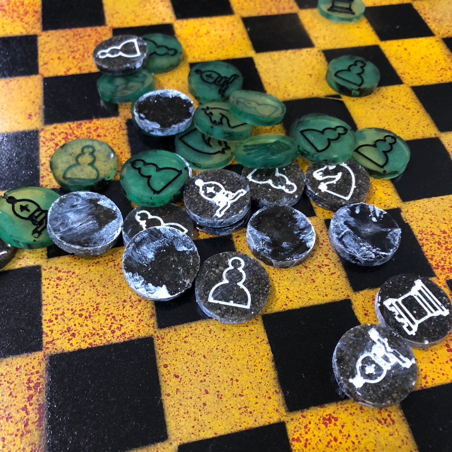 Speckled Green/Yellow - Painted Chess Set