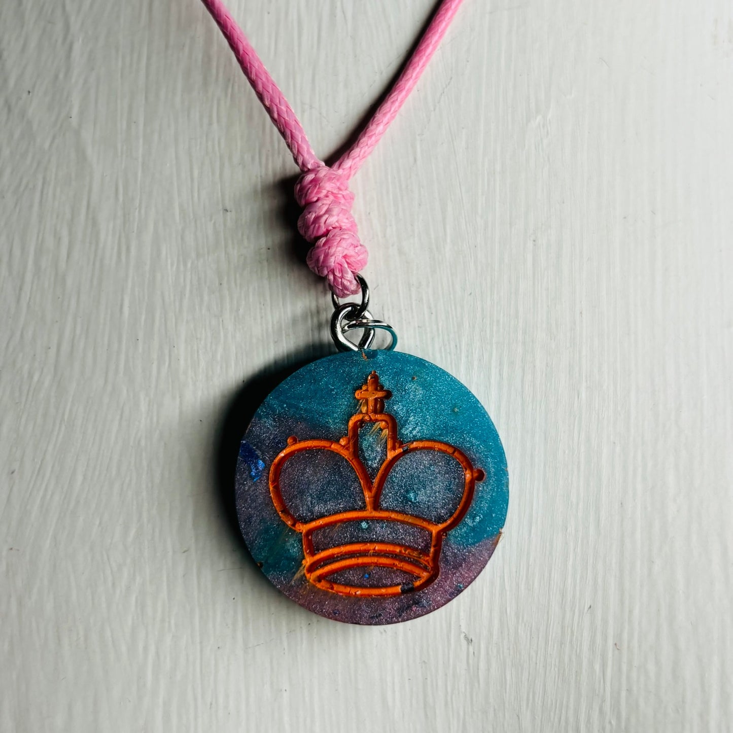 Red Print Retro King - Handmade Resin Chess Necklace