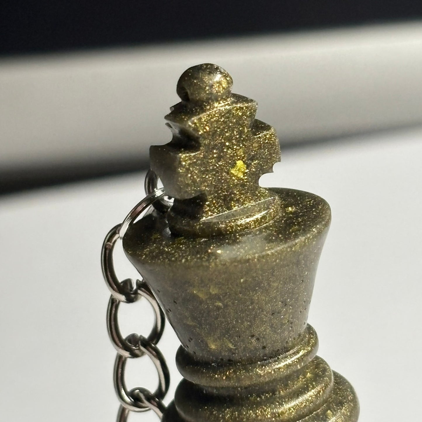 Vintage Green King - Handmade Resin Keychain