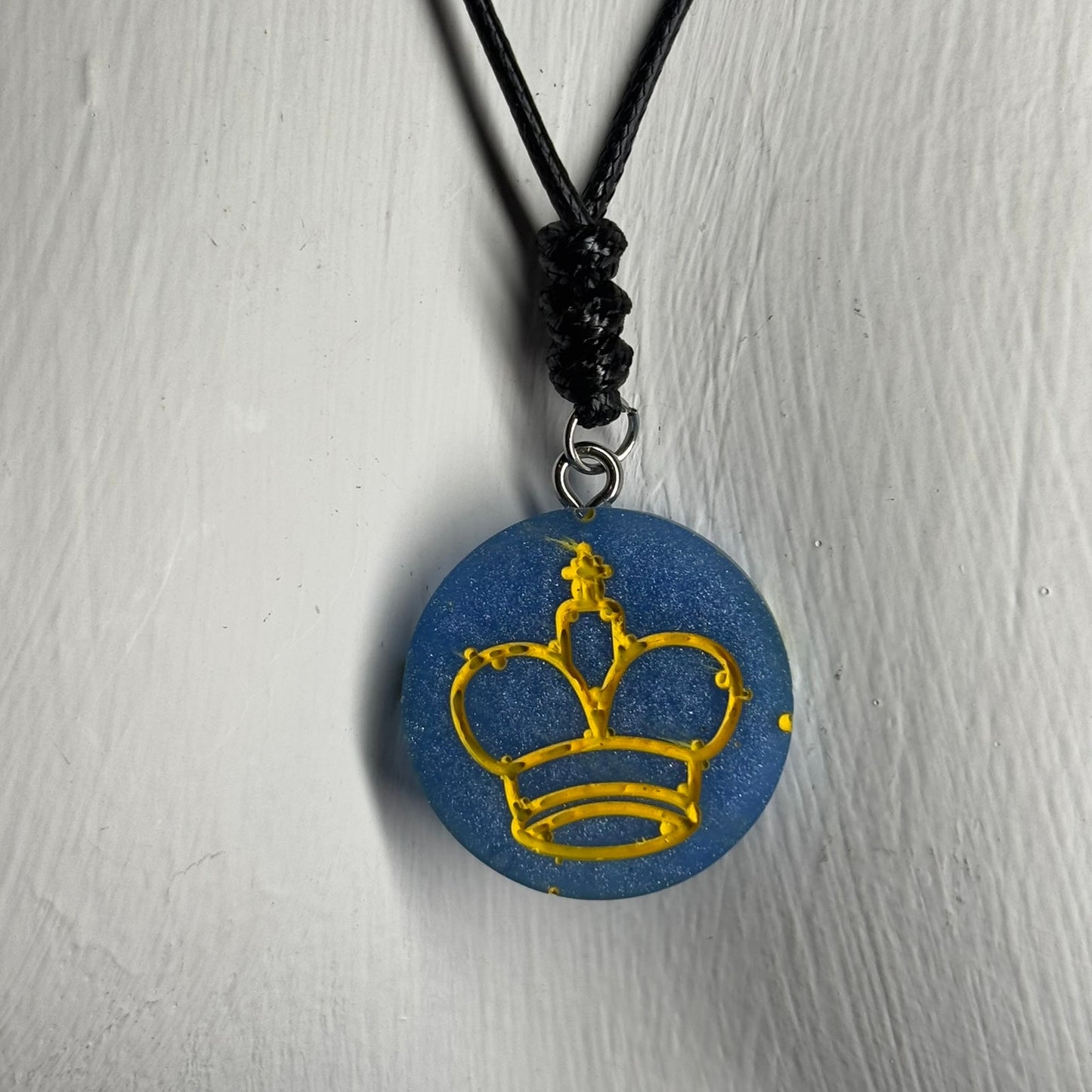 Royal King - Handmade Resin Chess Necklace - Flat Edition