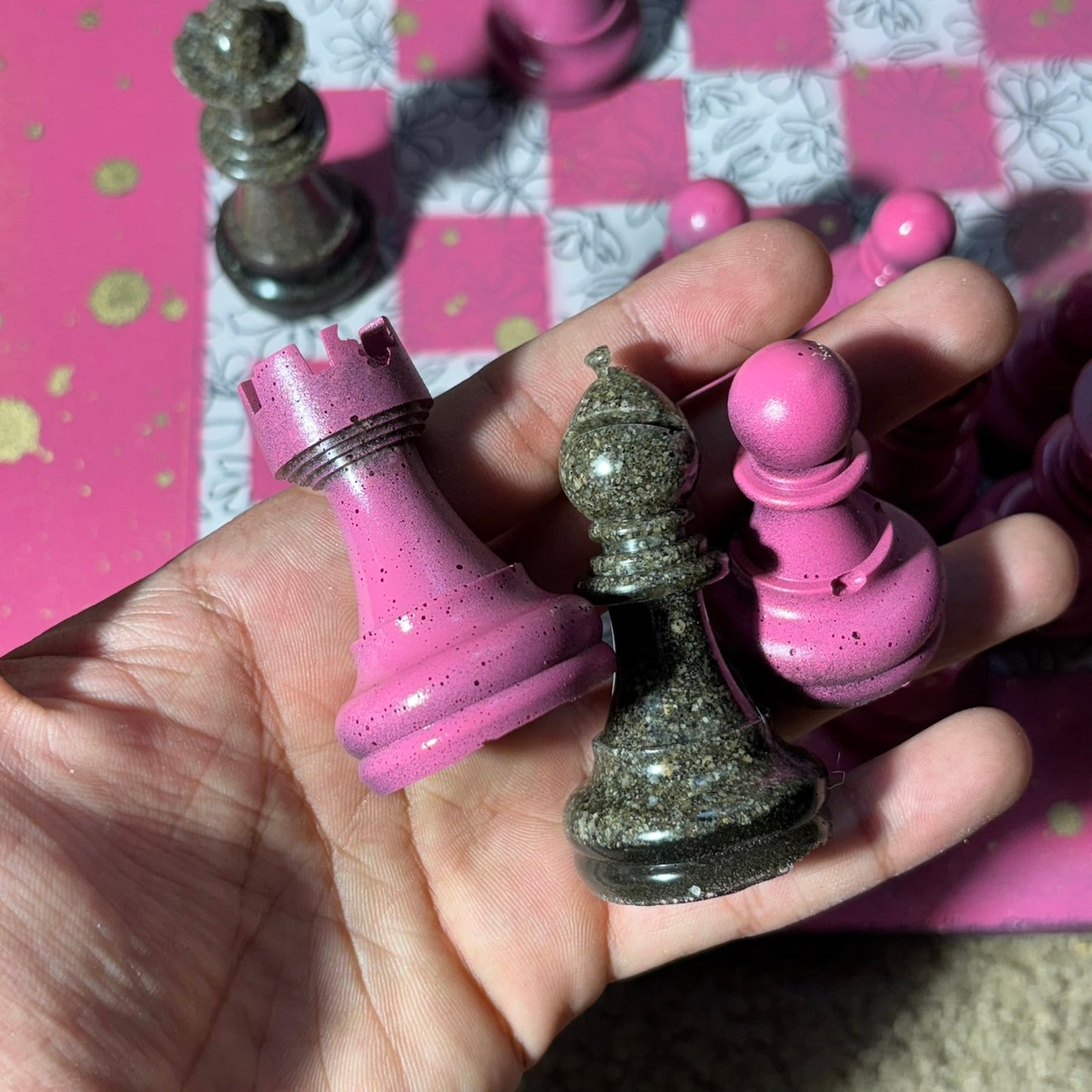 Supreme Pink Flowers - Large Deluxe Chess Set