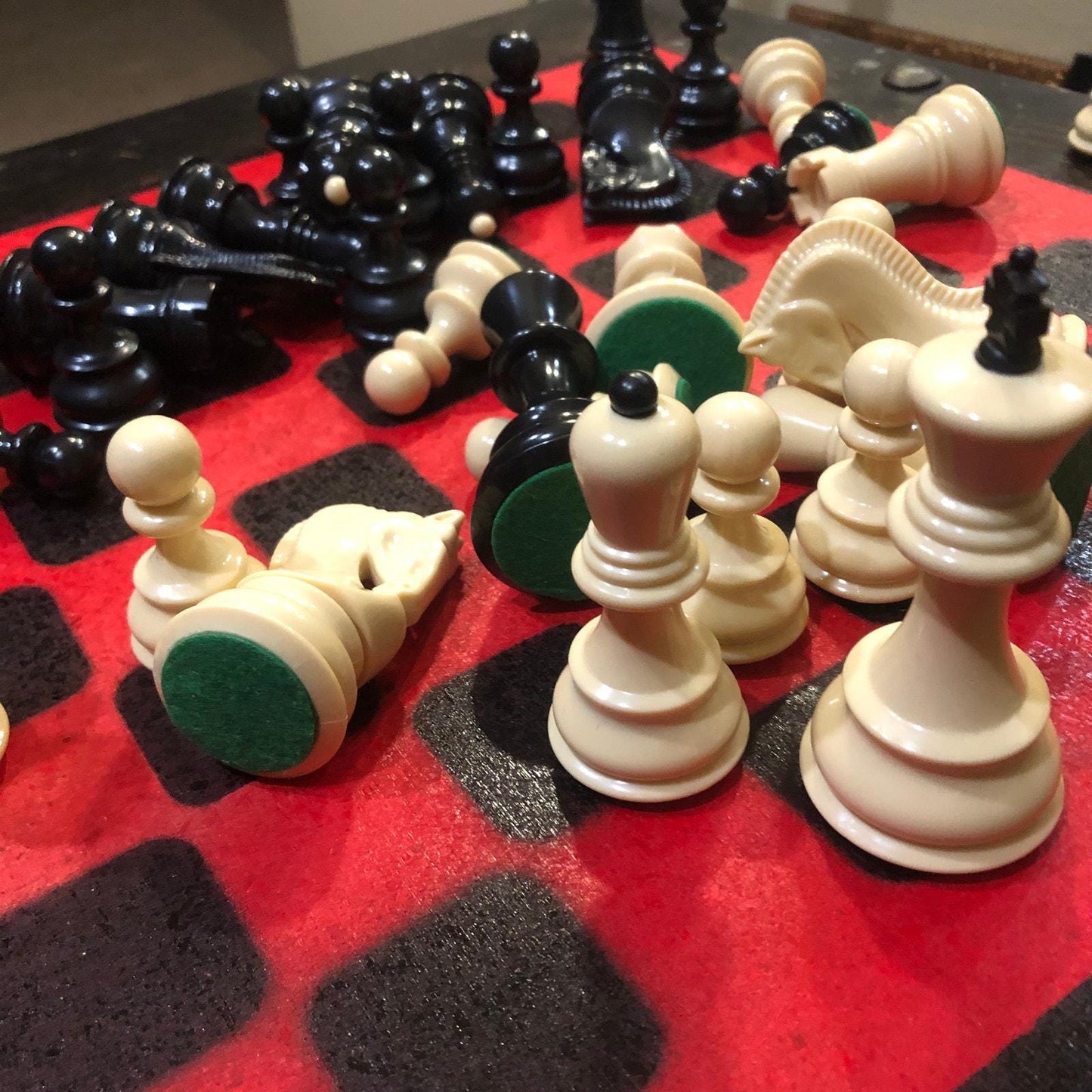 Large Chess Set - Red & Black