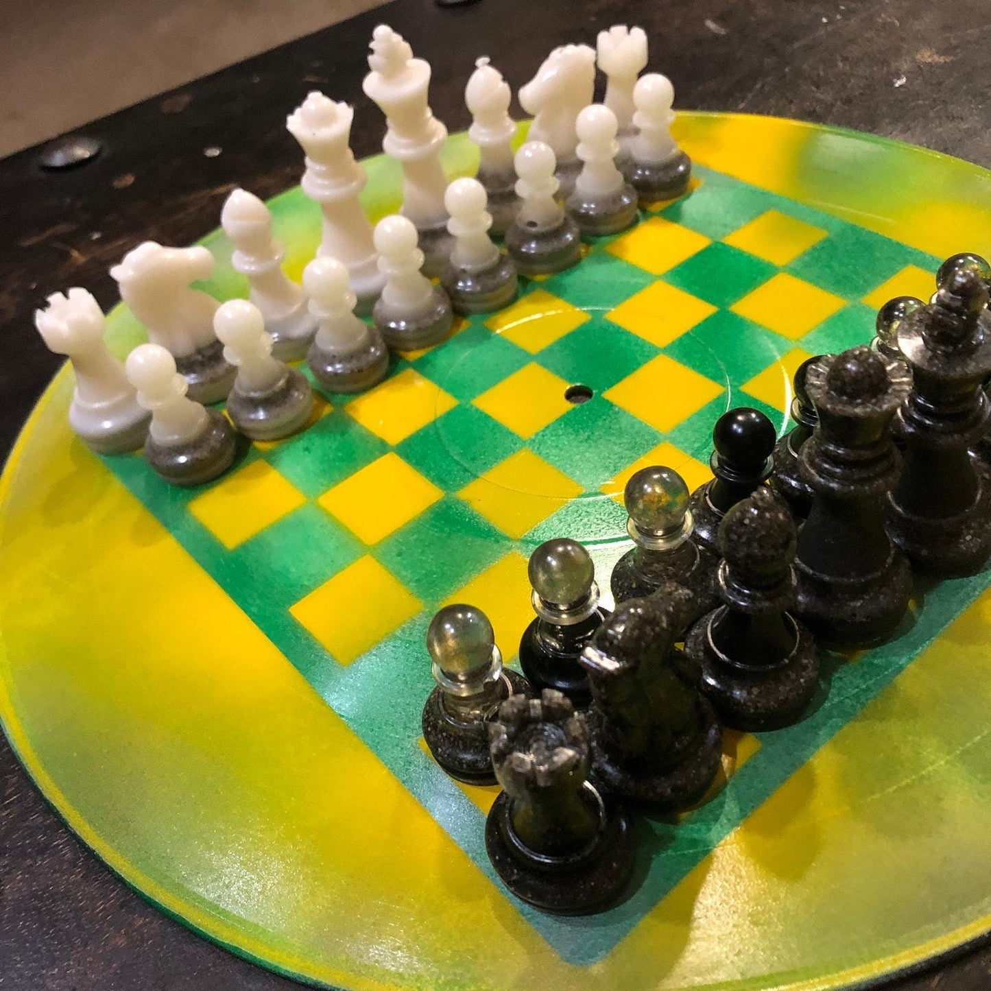 Vinyl Chess Set - Oregon Green (Resin Pieces)