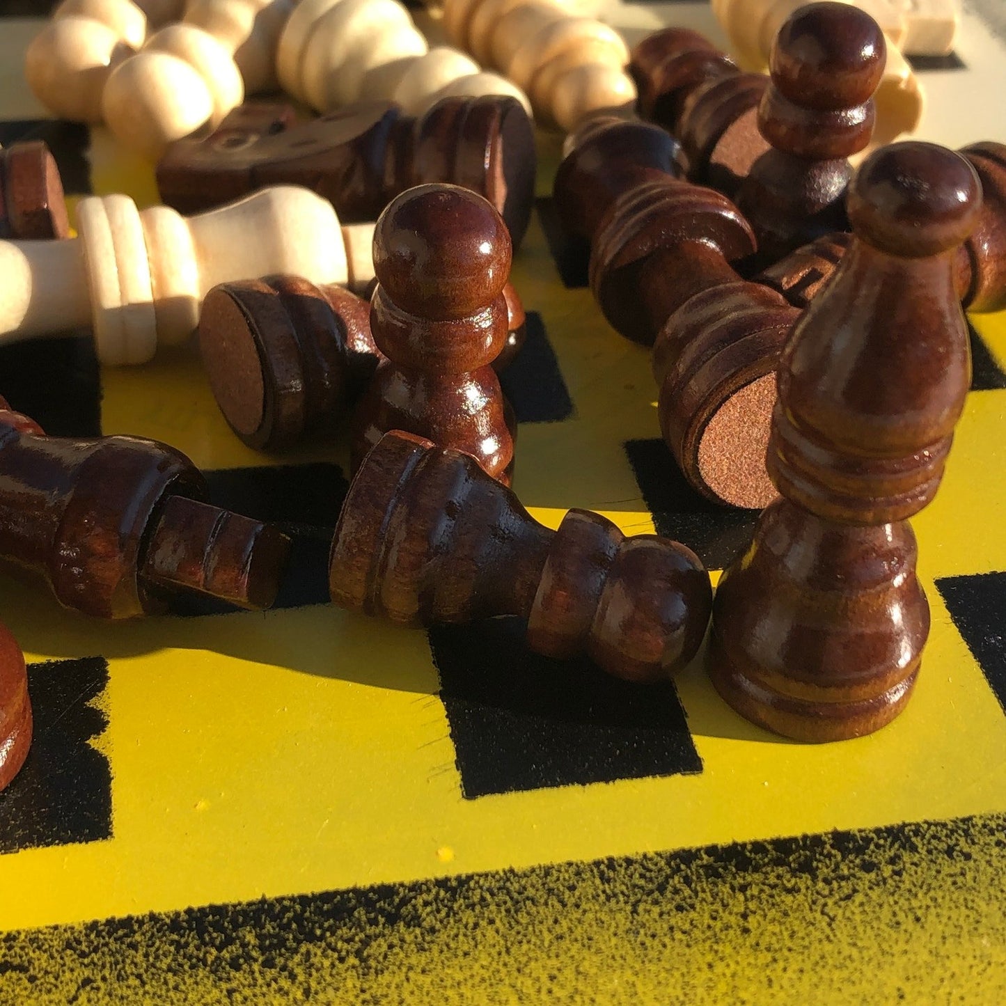 Vinyl Chess Set - Yellow Cream