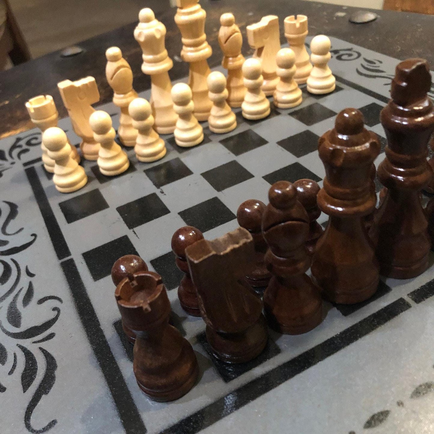 Chess Set - Simple Gray & Black