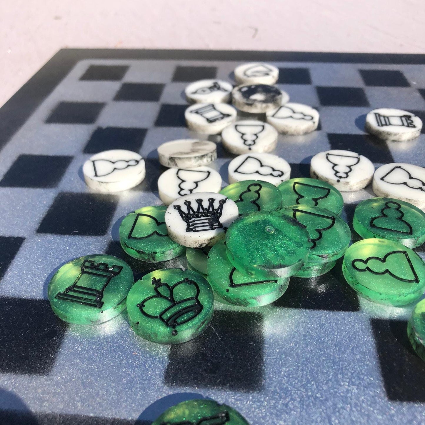 Chess Set - Green & White Dew