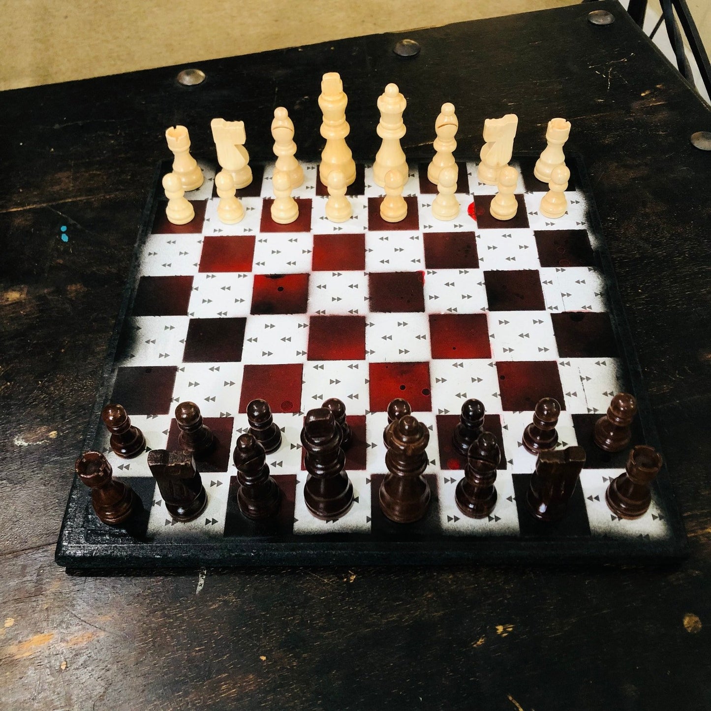 Scrapbook Chess Set - Arrow Red