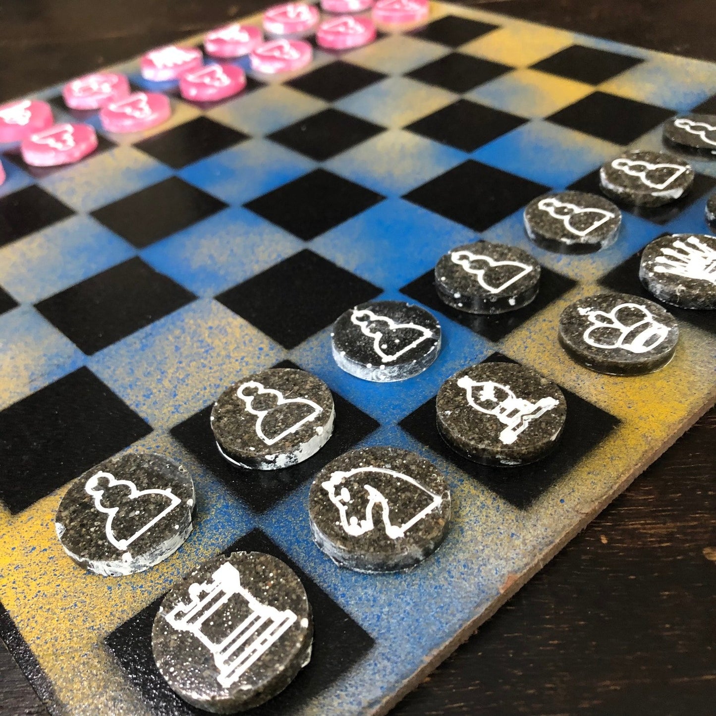 Painted Chess Set - Blu Yellow Mix (Pink Pieces)