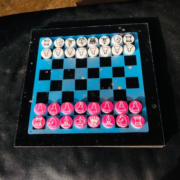 Chess Set - Spotted Blue