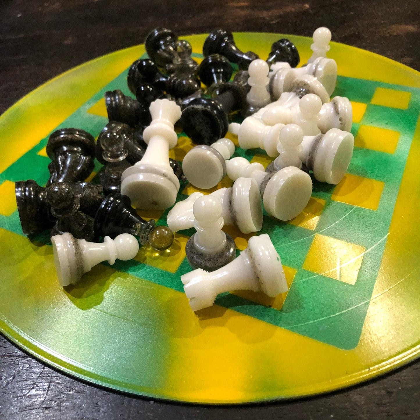 Vinyl Chess Set - Oregon Green (Resin Pieces)