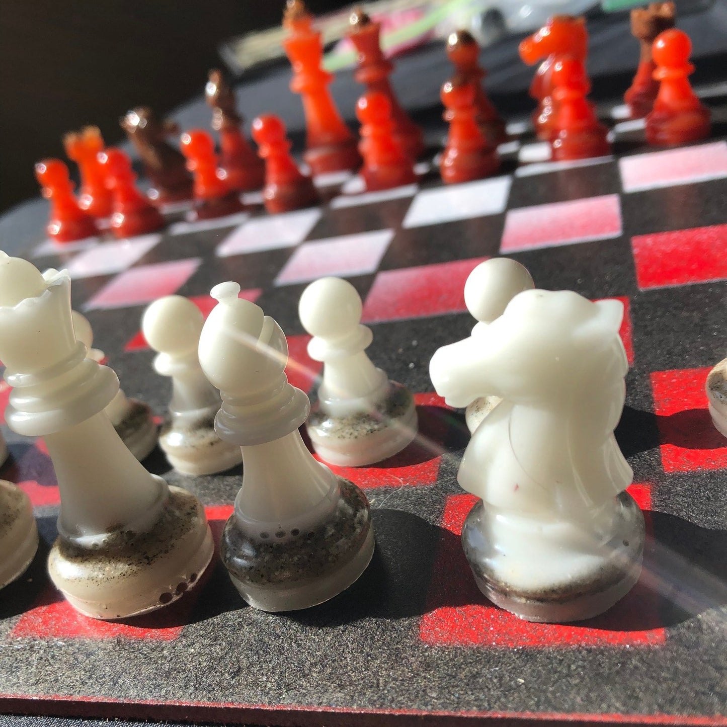 Chess Set - Fading Red