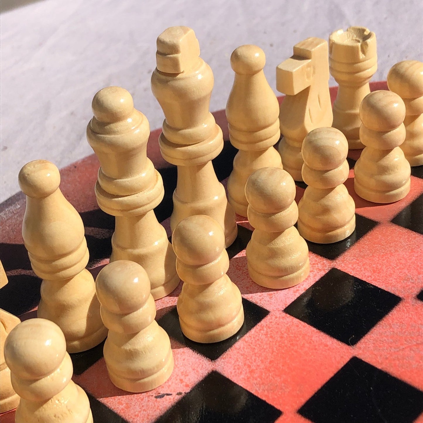 Vinyl Chess Set - Ultra Red Pink