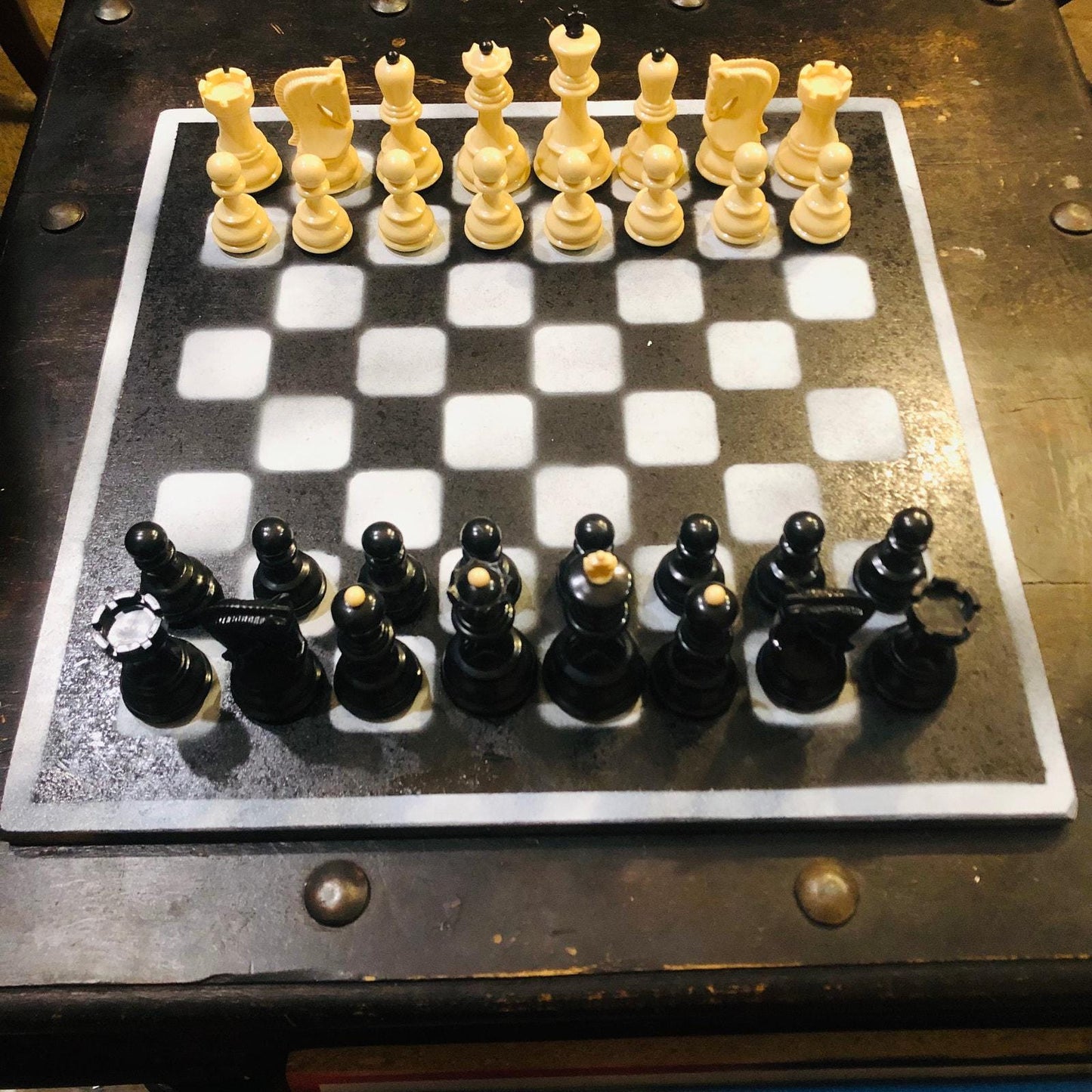 Large Chess Set - Simple Black & White