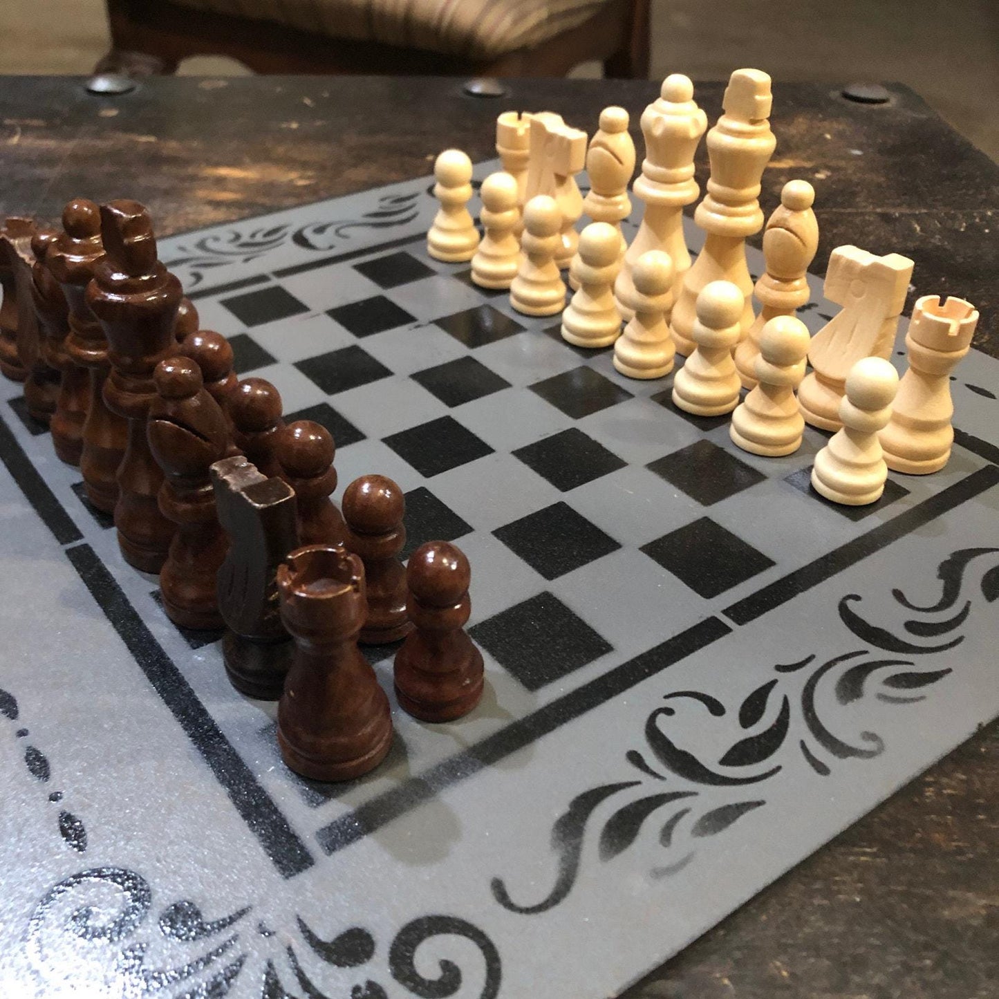 Chess Set - Simple Gray & Black