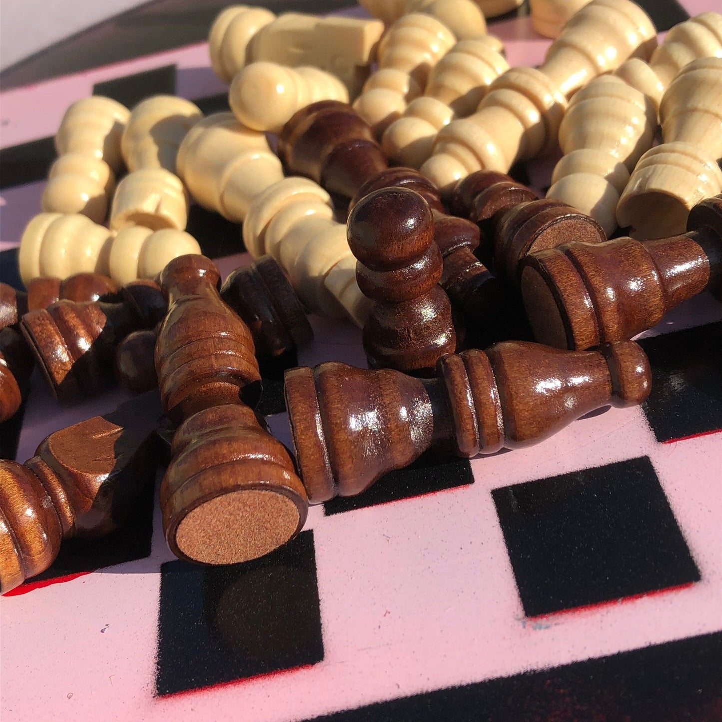 Vinyl Chess Set - Pink and Red Mist