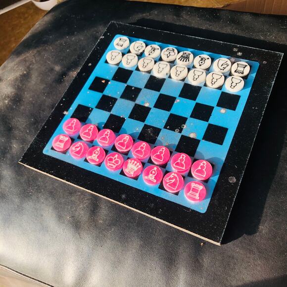 Chess Set - Spotted Blue