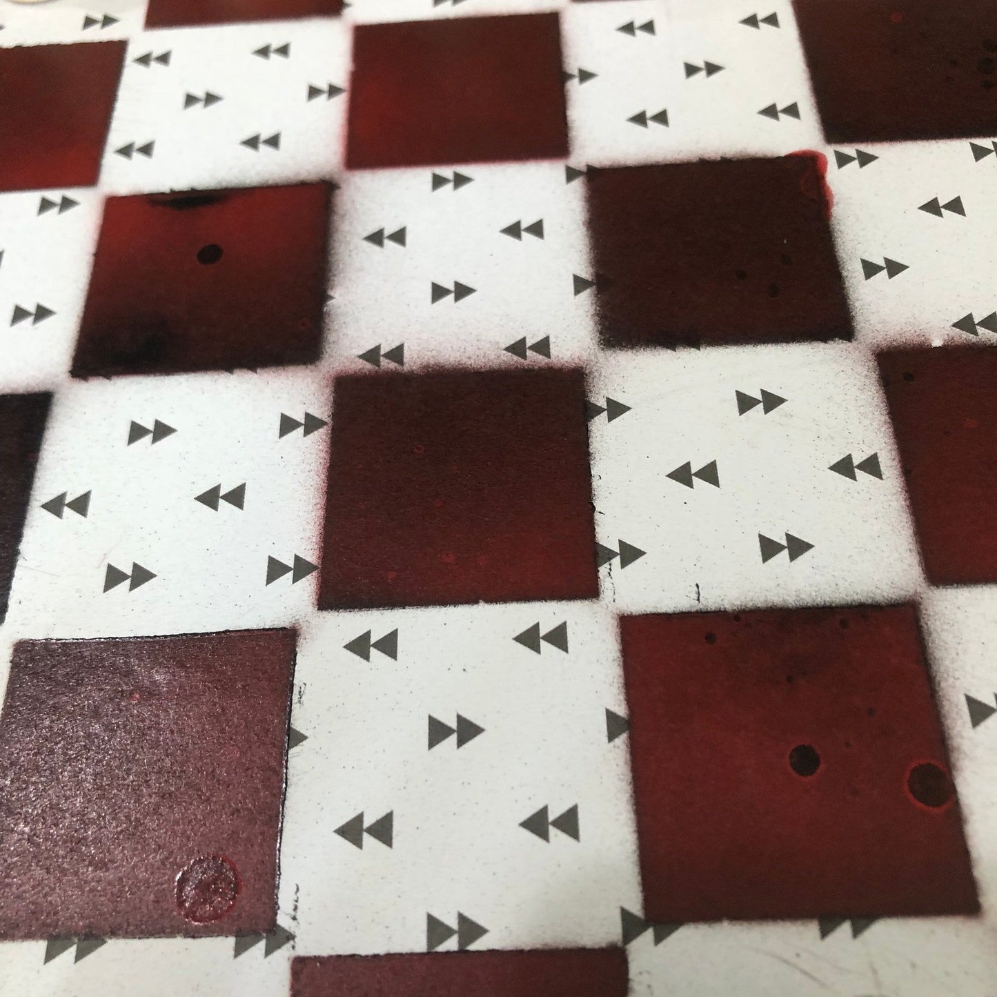 Scrapbook Chess Set - Arrow Red